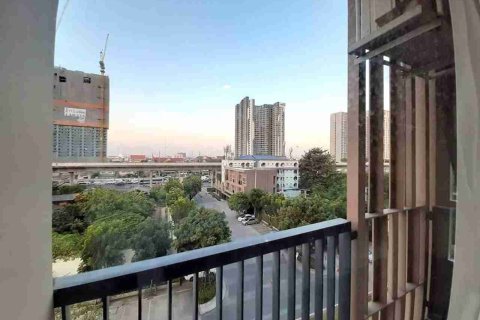 Condo in Thonburi, Bangkok, Thailand, 2 bedrooms  № 183475 - photo 6