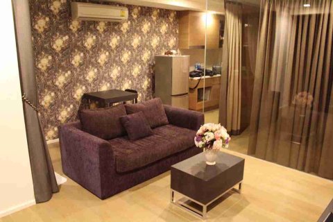 Condo in Bangkok, Thailand, 1 bedroom № 183474 - photo 1