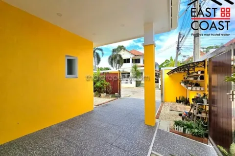 Casa de 3 dormitorios en Pattaya, Tailandia № 213509 - foto 9
