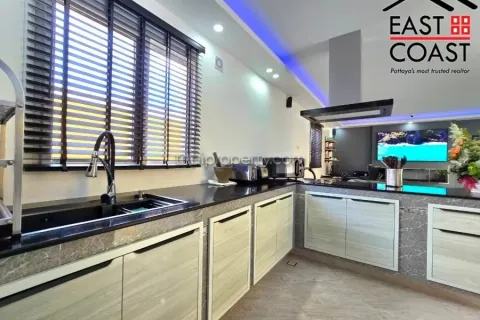 Casa de 3 dormitorios en Pattaya, Tailandia № 213509 - foto 15