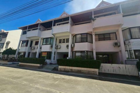 Townhouse in Hua Hin, Thailand 8 bedrooms № 146728 - photo 2