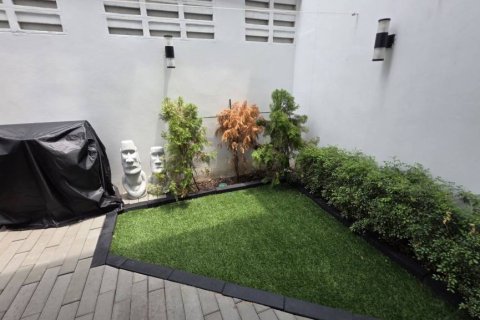 Таунхаус в Бангкоке, Таиланд с 3 спальнями  № 146730 - фото 9