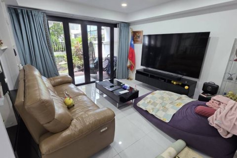 Таунхаус в Бангкоке, Таиланд с 3 спальнями  № 146730 - фото 3