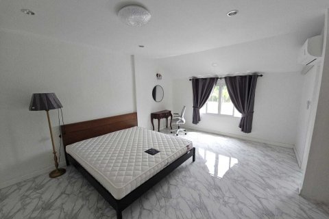 Villa in Pattaya, Thailand 3 bedrooms № 137750 - photo 8