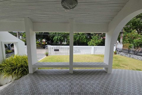 Villa in Pattaya, Thailand 3 bedrooms № 137750 - photo 4