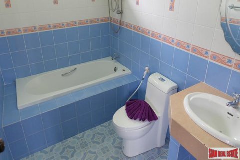 Villa in Ao Nang, Thailand 7 bedrooms № 193888 - photo 3