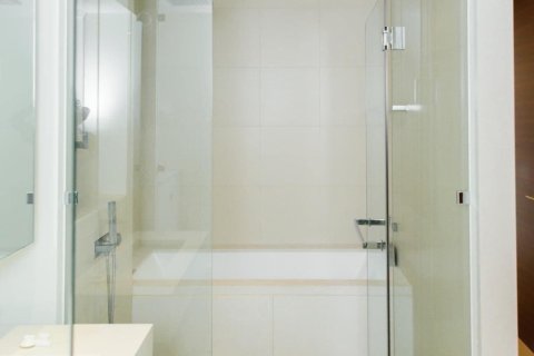 Condo in Bangkok, Thailand, 2 bedrooms  № 133736 - photo 18