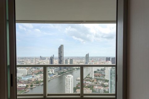 Condo in Bangkok, Thailand, 2 bedrooms  № 133736 - photo 11