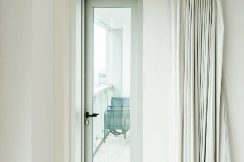 Condo in Bangkok, Thailand, 2 bedrooms  № 133736 - photo 7