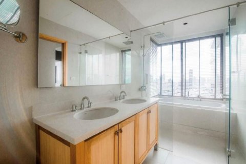 Кондоминиум с 2 спальнями в Ваттхане, Бангкок, Таиланд № 133732 - фото 12