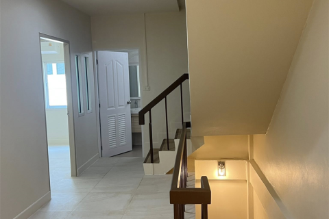 Townhouse in Bangkok, Thailand 6 bedrooms № 190445 - photo 3