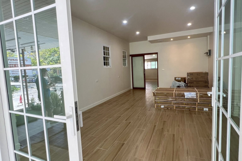 Townhouse in Bangkok, Thailand 6 bedrooms № 190445 - photo 13