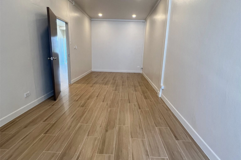 Townhouse in Bangkok, Thailand 6 bedrooms № 190445 - photo 14