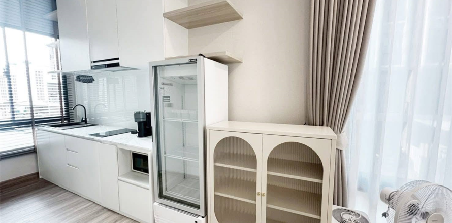 Townhouse in Bangkok, Thailand 6 bedrooms № 190447