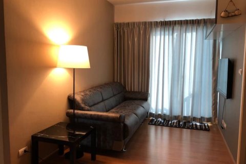 Кондоминиум с 2 спальнями в Банг Сью, Бангкок, Таиланд № 151517 - фото 1