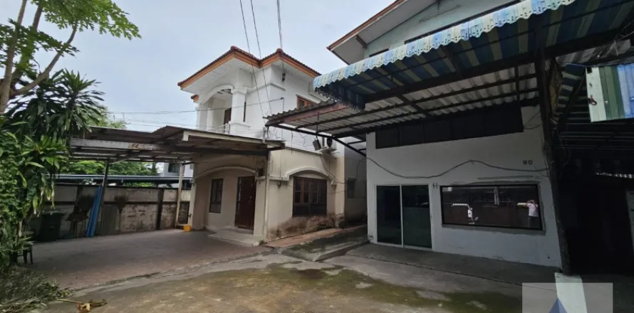 Studio in Samut Prakan, Thailand № 218756