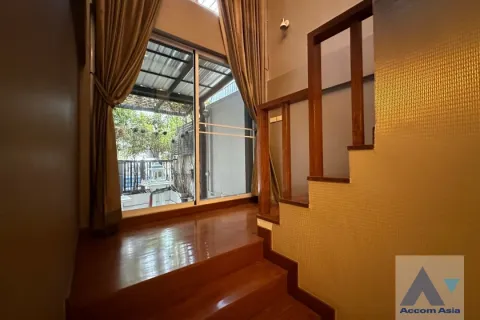 Adosado de 3 dormitorios en Sathon, Bangkok, Tailandia № 214656 - foto 6