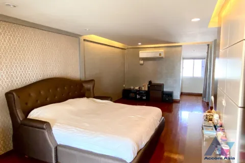 Adosado de 3 dormitorios en Sathon, Bangkok, Tailandia № 214656 - foto 11
