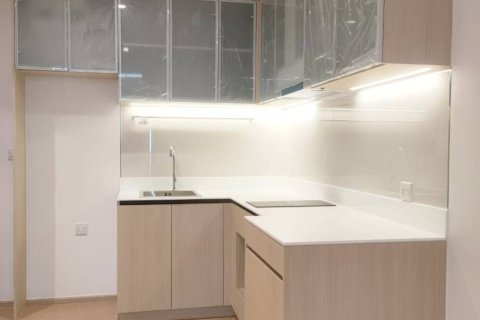 Condo in Bangkok, Thailand, 1 bedroom  № 172784 - photo 2