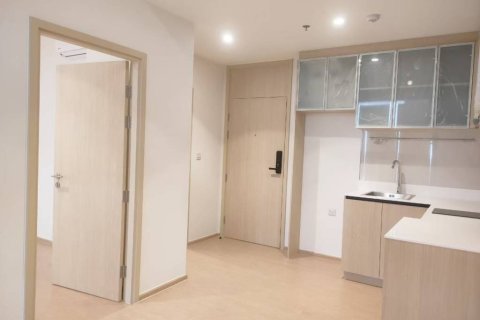 Condo in Bangkok, Thailand, 1 bedroom  № 172784 - photo 3