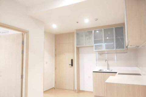 Condo in Bangkok, Thailand, 1 bedroom  № 172784 - photo 9