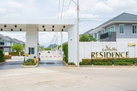 House in Hua Hin, Thailand 4 bedrooms № 172781 - photo 2