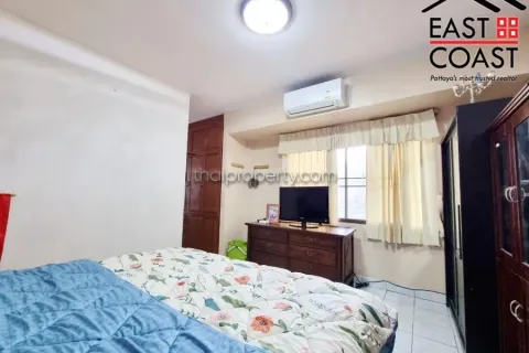 Casa de 4 dormitorios en Pattaya, Tailandia № 213687 - foto 8