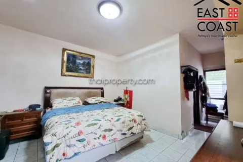 Casa de 4 dormitorios en Pattaya, Tailandia № 213687 - foto 9