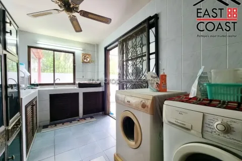 Casa de 4 dormitorios en Pattaya, Tailandia № 213687 - foto 19