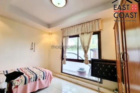 Casa de 4 dormitorios en Pattaya, Tailandia № 213687 - foto 11