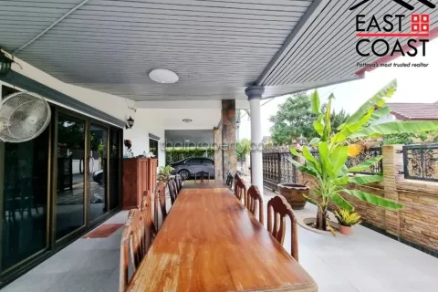Casa de 4 dormitorios en Pattaya, Tailandia № 213687 - foto 21