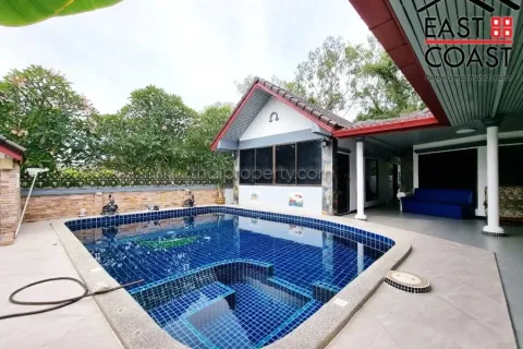 Casa de 4 dormitorios en Pattaya, Tailandia № 213687 - foto 24