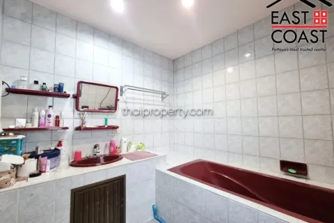 Casa de 4 dormitorios en Pattaya, Tailandia № 213687 - foto 10