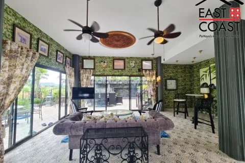 Casa de 4 dormitorios en Pattaya, Tailandia № 213689 - foto 9