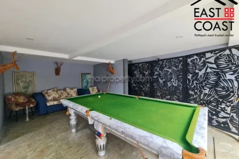 Casa de 4 dormitorios en Pattaya, Tailandia № 213689 - foto 3