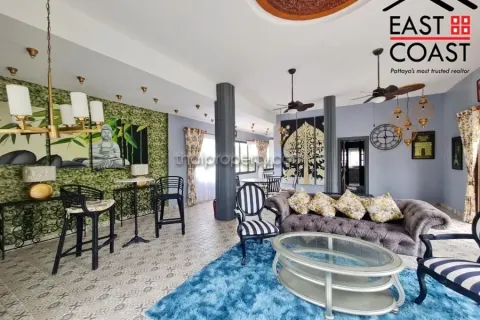 Casa de 4 dormitorios en Pattaya, Tailandia № 213689 - foto 7