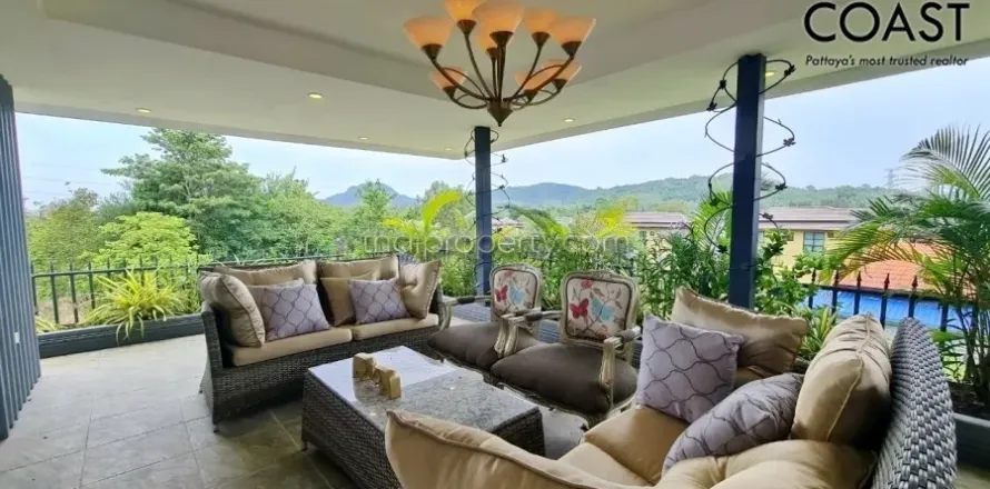 Casa de 4 dormitorios en Pattaya, Tailandia № 213689