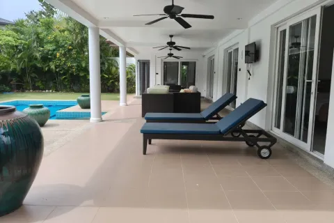 Villa in Hua Hin, Thailand 4 bedrooms № 163521 - photo 17