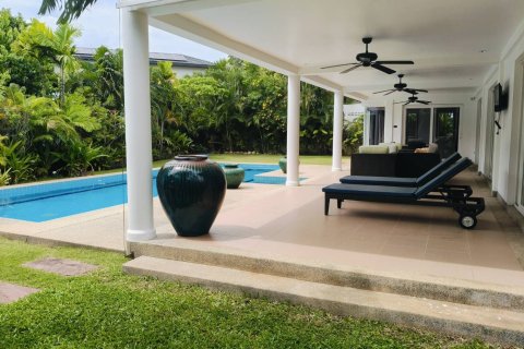 Villa in Hua Hin, Thailand 4 bedrooms № 163521 - photo 4