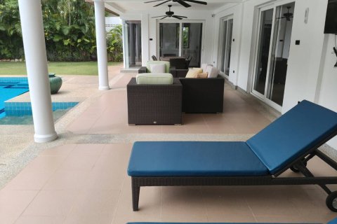 Villa in Hua Hin, Thailand 4 bedrooms № 163521 - photo 19