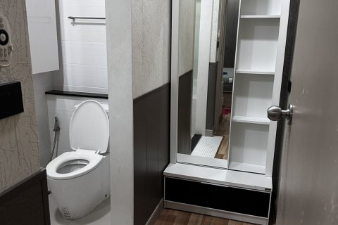 Studio in the Condo in Huai Khwang, Bangkok, Thailand  № 163520 - photo 5