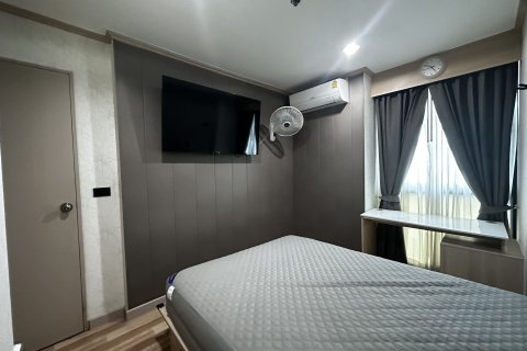 Studio in the Condo in Huai Khwang, Bangkok, Thailand  № 163520 - photo 2