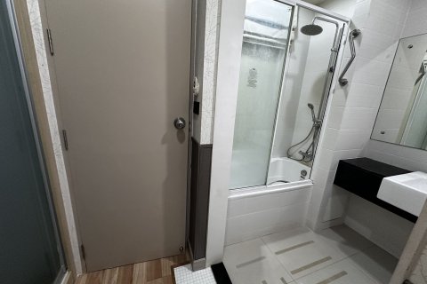 Studio in the Condo in Huai Khwang, Bangkok, Thailand  № 163520 - photo 6