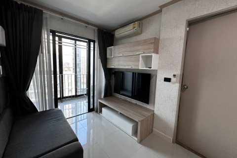 Studio in the Condo in Huai Khwang, Bangkok, Thailand № 163520