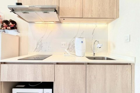 Studio dans le Condo à Suan Luang, Bangkok, Thaïlande  № 163517 - photo 11