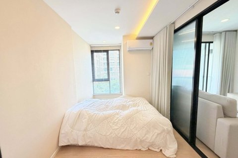 Studio dans le Condo à Suan Luang, Bangkok, Thaïlande  № 163517 - photo 2