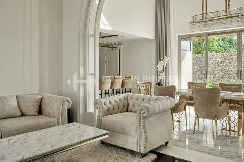 House in Phuket, Thailand 3 bedrooms № 157391 - photo 9