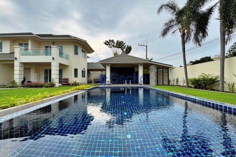 Maison à Pattaya, Thaïlande 4 chambres № 196109