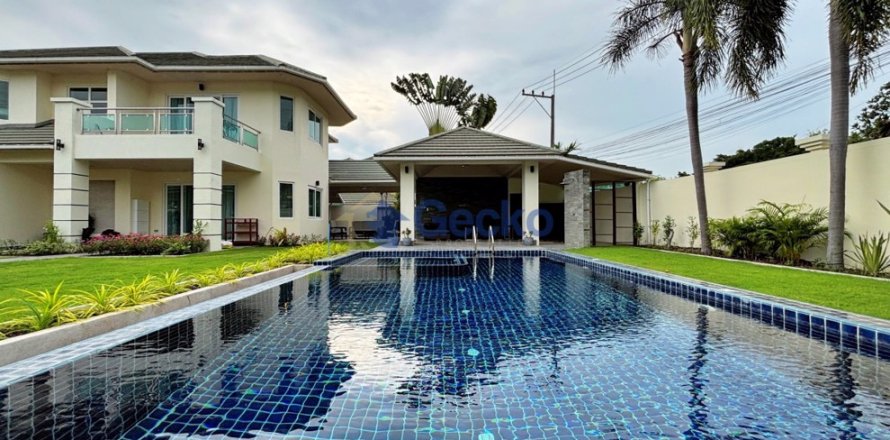 Maison à Pattaya, Thaïlande 4 chambres № 196109