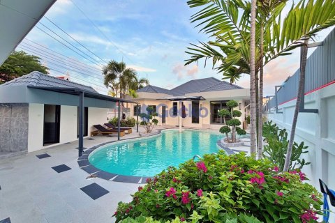 Maison à Pattaya, Thaïlande 6 chambres № 196110